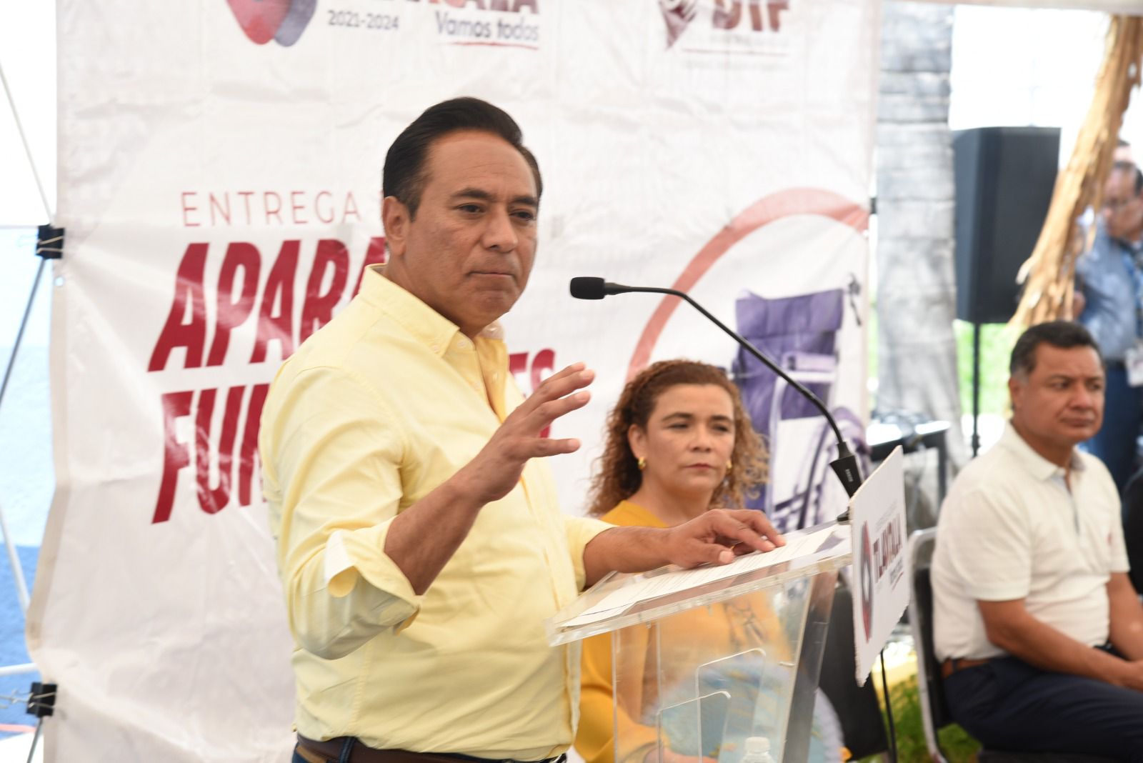 Entrega Jorge Corichi aparatos y ayudas funcionales